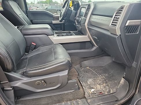 Used 2017 Ford F250 Lariat w/ Lariat Ultimate Package AWD/4WD image 12