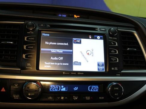 Used 2017 Toyota Highlander Limited image 29