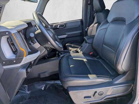 Used 2023 Ford Bronco Badlands image 16
