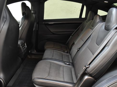 Used 2018 Tesla Model X 75D image 22