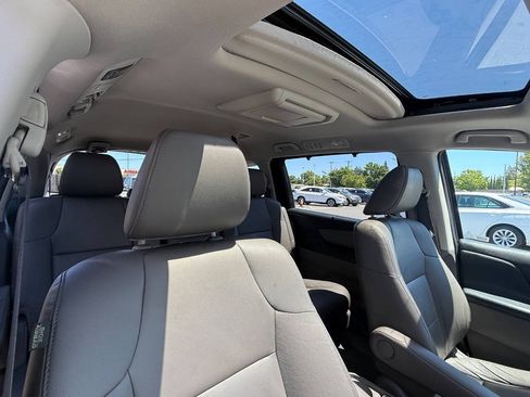 Used 2015 Honda Odyssey Touring image 21