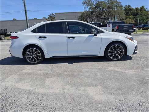 Used 2022 Toyota Corolla SE FWD image 3