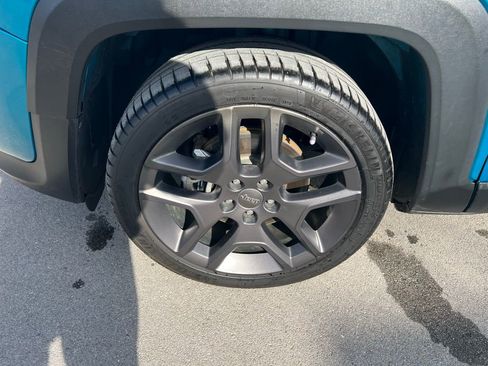 Used 2021 Jeep Renegade Latitude image 15