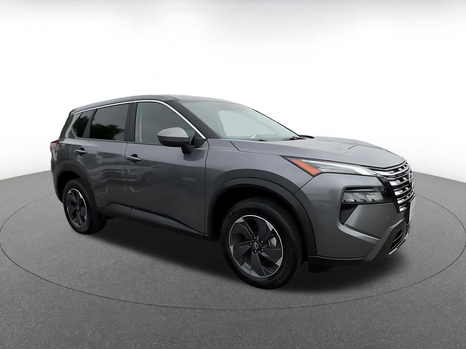 Used 2025 Nissan Rogue SV FWD image 2