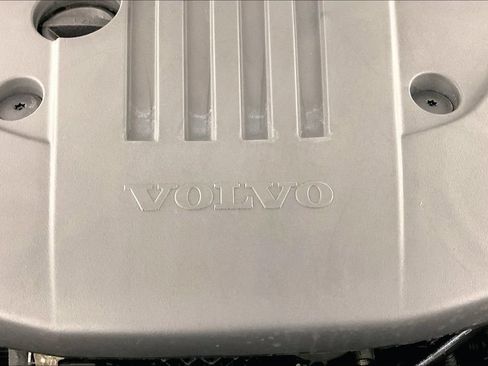 Used 2023 Volvo XC60 B5 Ultimate w/ Protection Package Premier FWD image 32
