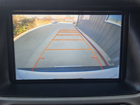 Used 2016 GMC Yukon XL SLE w/ Convenience Package image 12