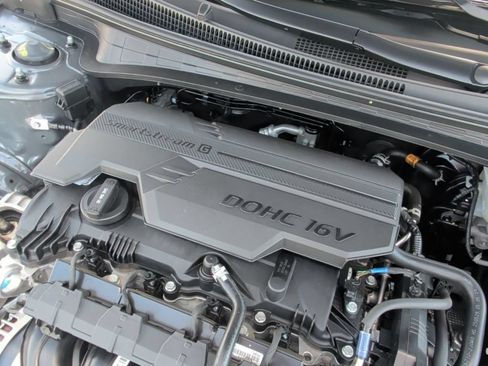 Used 2025 Hyundai Elantra Limited FWD image 14