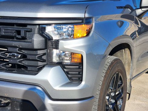 Used 2024 Chevrolet Silverado 1500 Custom w/ Dark Appearance Package image 10