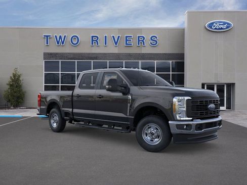 New 2026 Ford F250 XL w/ XL Chrome Package image 7