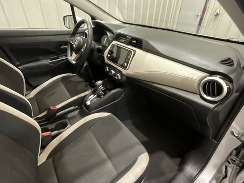 Used 2021 Nissan Versa SV image 14