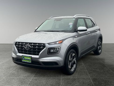 Certified 2025 Hyundai Venue SEL image 3