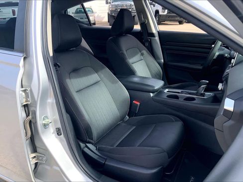 Used 2020 Nissan Altima 2.5 S image 9