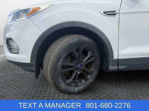 Used 2018 Ford Escape SE FWD image 9