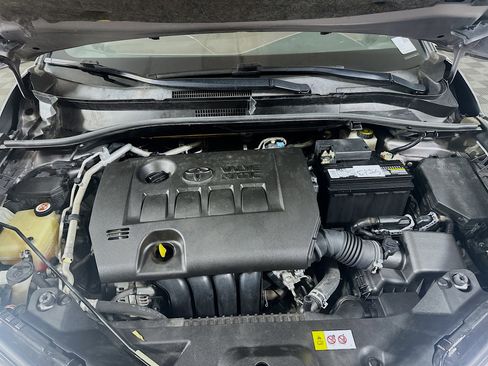 Used 2019 Toyota C-HR Limited image 33