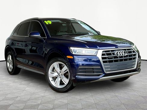Used 2019 Audi Q5 2.0T Premium w/ Convenience Package AWD/4WD image 3