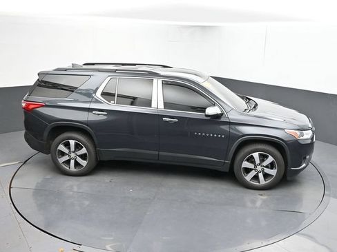 Used 2020 Chevrolet Traverse LT w/ LT Premium Package FWD image 39