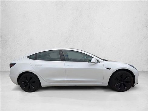Used 2020 Tesla Model 3 Standard Range image 4