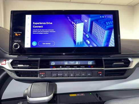 Certified 2025 Toyota Sienna XSE image 29