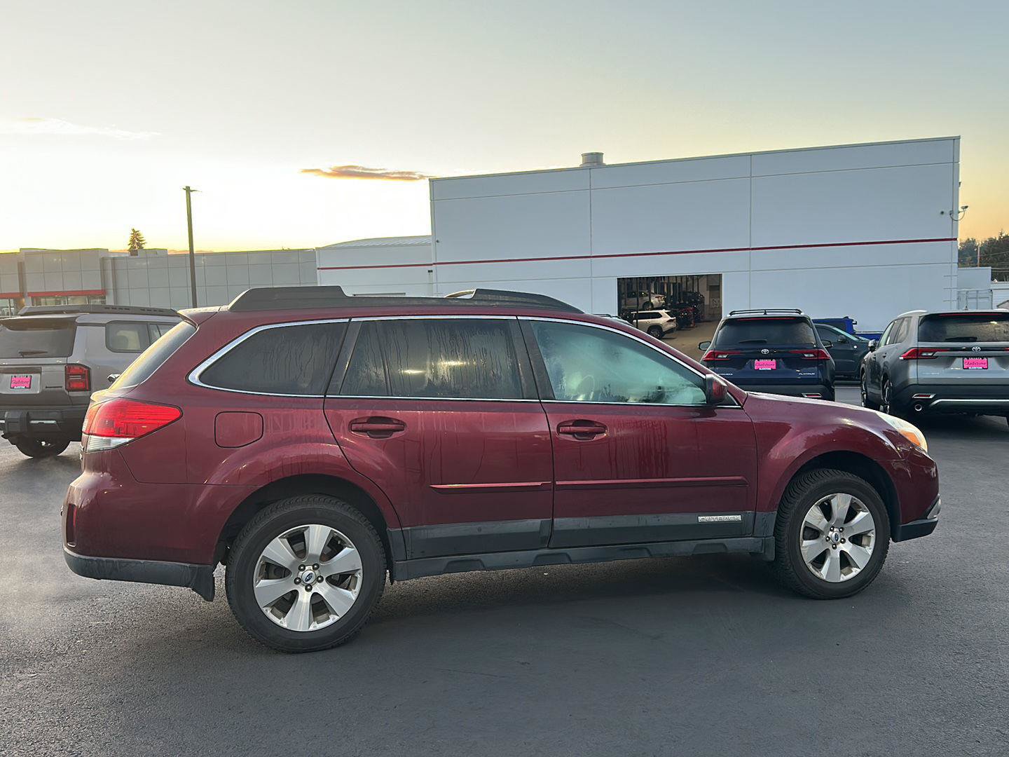 Used 2012 Subaru Outback 3.6R Limited AWD/4WD image 6