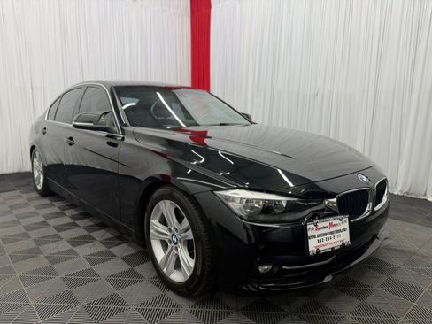 Used 2017 BMW 330i xDrive Sedan AWD/4WD image 6