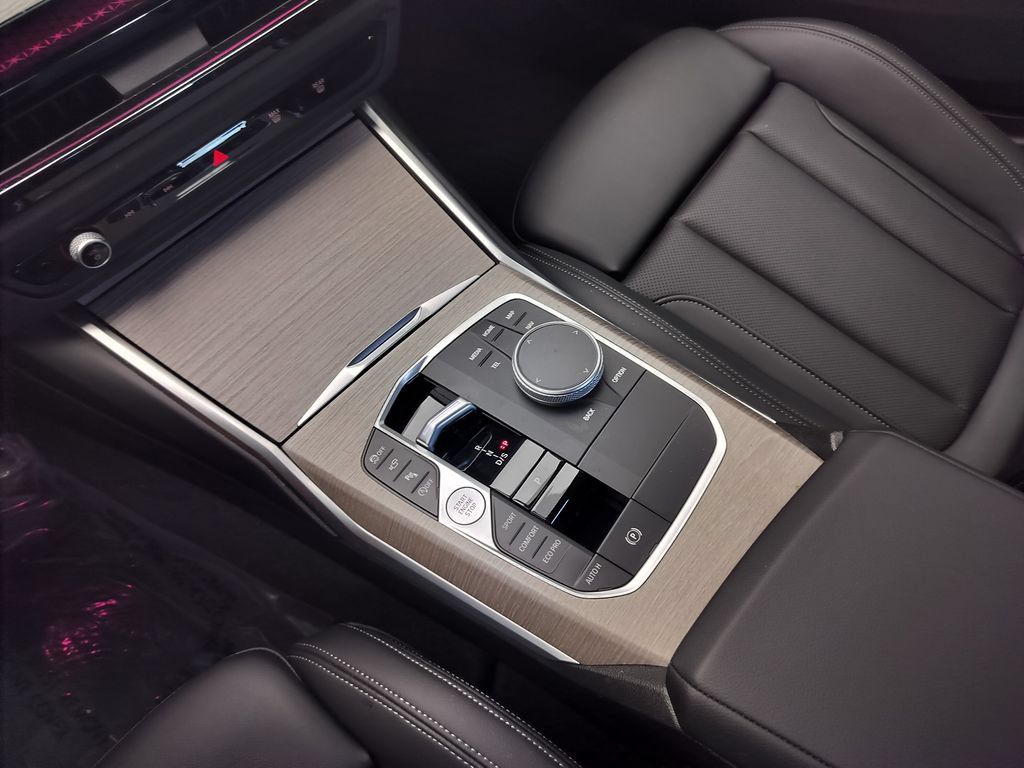Certified 2025 BMW 330i Sedan RWD image 19