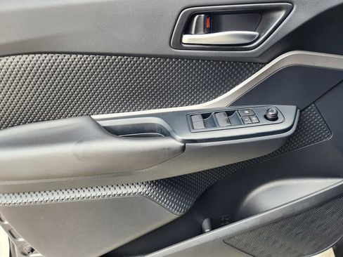 Used 2020 Toyota C-HR LE image 20