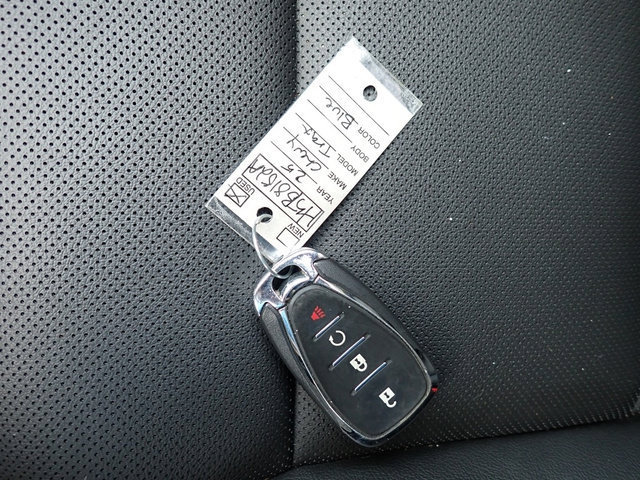 Used 2025 Chevrolet Trax ACTIV w/ Sunroof Package FWD image 31