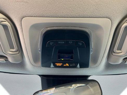 Used 2025 Toyota Corolla LE image 16