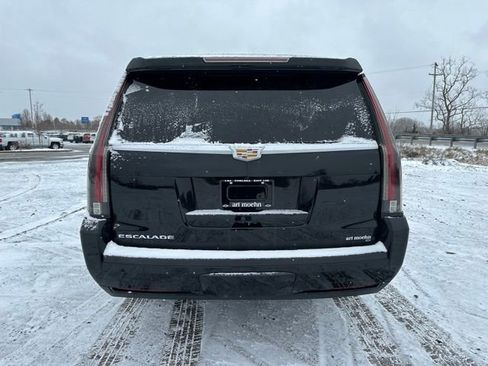 Used 2016 Cadillac Escalade ESV Premium image 7