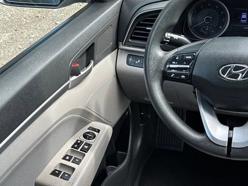 Used 2019 Hyundai Elantra SEL FWD image 28