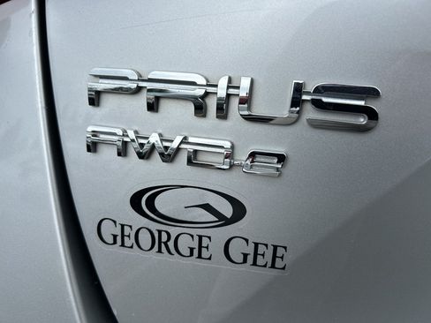Used 2019 Toyota Prius XLE AWD/4WD image 6