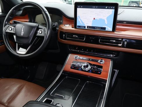 Used 2022 Lincoln Aviator Reserve w/ Elements Package Plus image 11