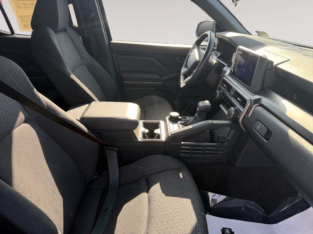 Used 2025 Toyota 4Runner SR5 AWD/4WD image 15