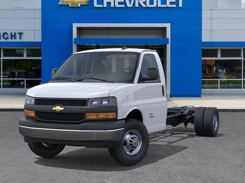 New 2025 Chevrolet Express 3500 w/ Power Convenience Package RWD image 6