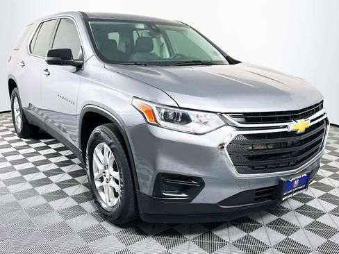 Used 2021 Chevrolet Traverse LS w/ LPO, Cargo Package AWD/4WD image 28