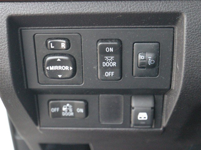 Used 2015 Toyota Tundra Limited w/ TRD Off Road Package AWD/4WD image 17