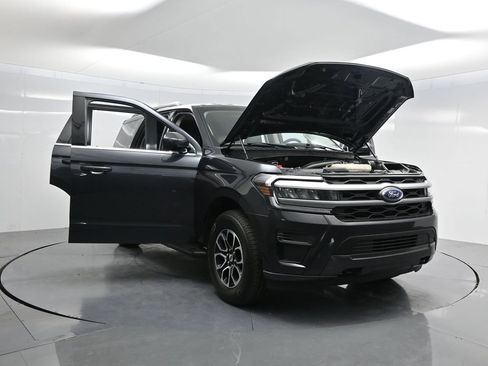 Used 2024 Ford Expedition XLT image 53