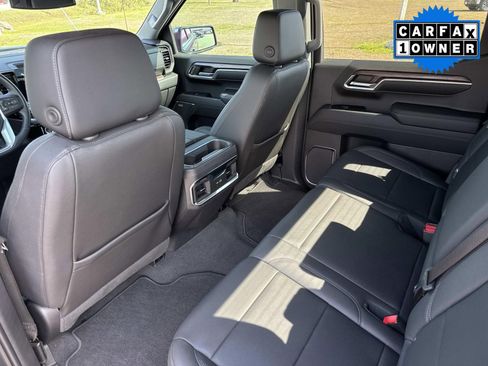 Certified 2022 GMC Sierra 1500 SLT w/ SLT Convenience Package image 18