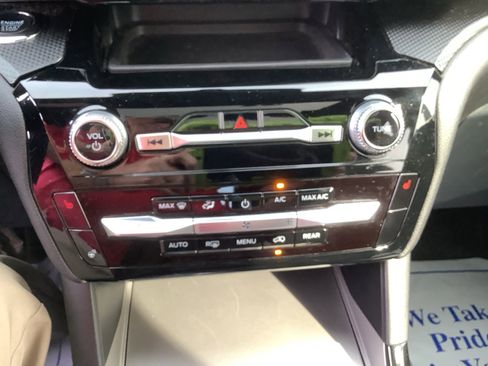 Used 2024 Ford Explorer ST-Line w/ Class IV Trailer Tow Package image 19