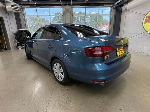 Used 2017 Volkswagen Jetta S FWD image 3