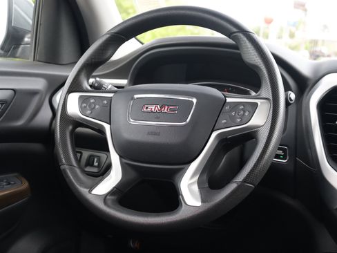 Used 2023 GMC Acadia SLE FWD image 9