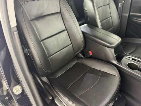Used 2020 Chevrolet Equinox Premier image 33