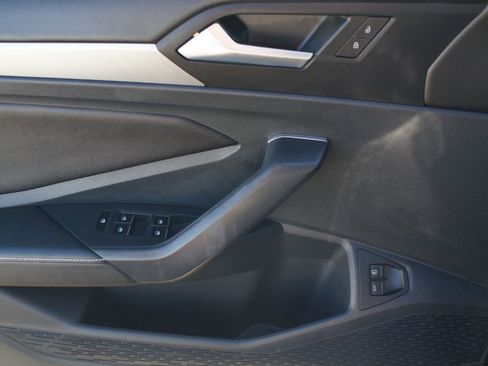 Used 2024 Volkswagen Jetta SE image 29