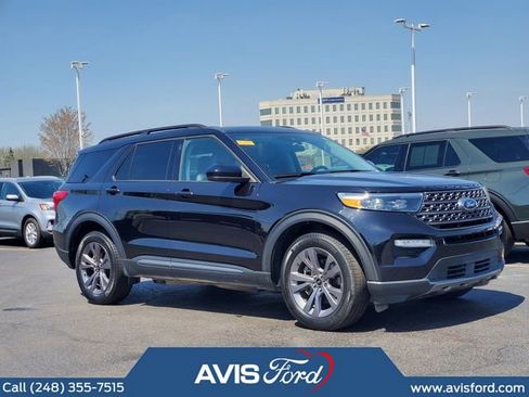 Used 2024 Ford Explorer XLT w/ Equipment Group 202A AWD/4WD image 2