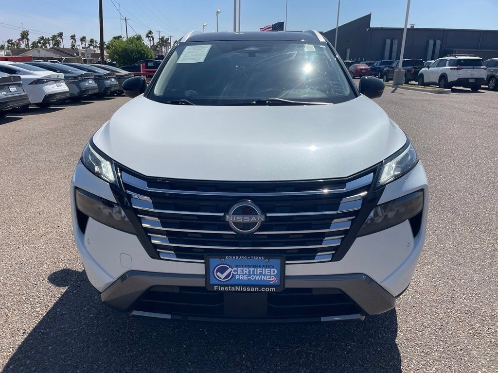 Certified 2024 Nissan Rogue SL FWD image 2