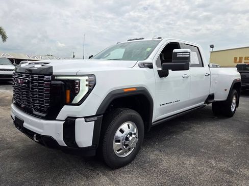 Used 2026 GMC Sierra 3500 Denali Ultimate AWD/4WD image 3