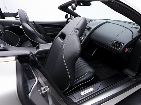 Used 2016 Aston Martin DB9 GT image 62