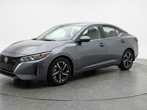 Used 2025 Nissan Sentra SV image 3