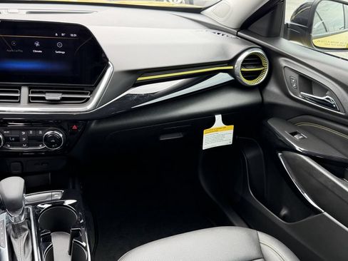 Used 2025 Chevrolet Trax ACTIV FWD image 15