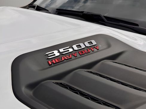 Used 2025 RAM 3500 Laramie AWD/4WD image 29